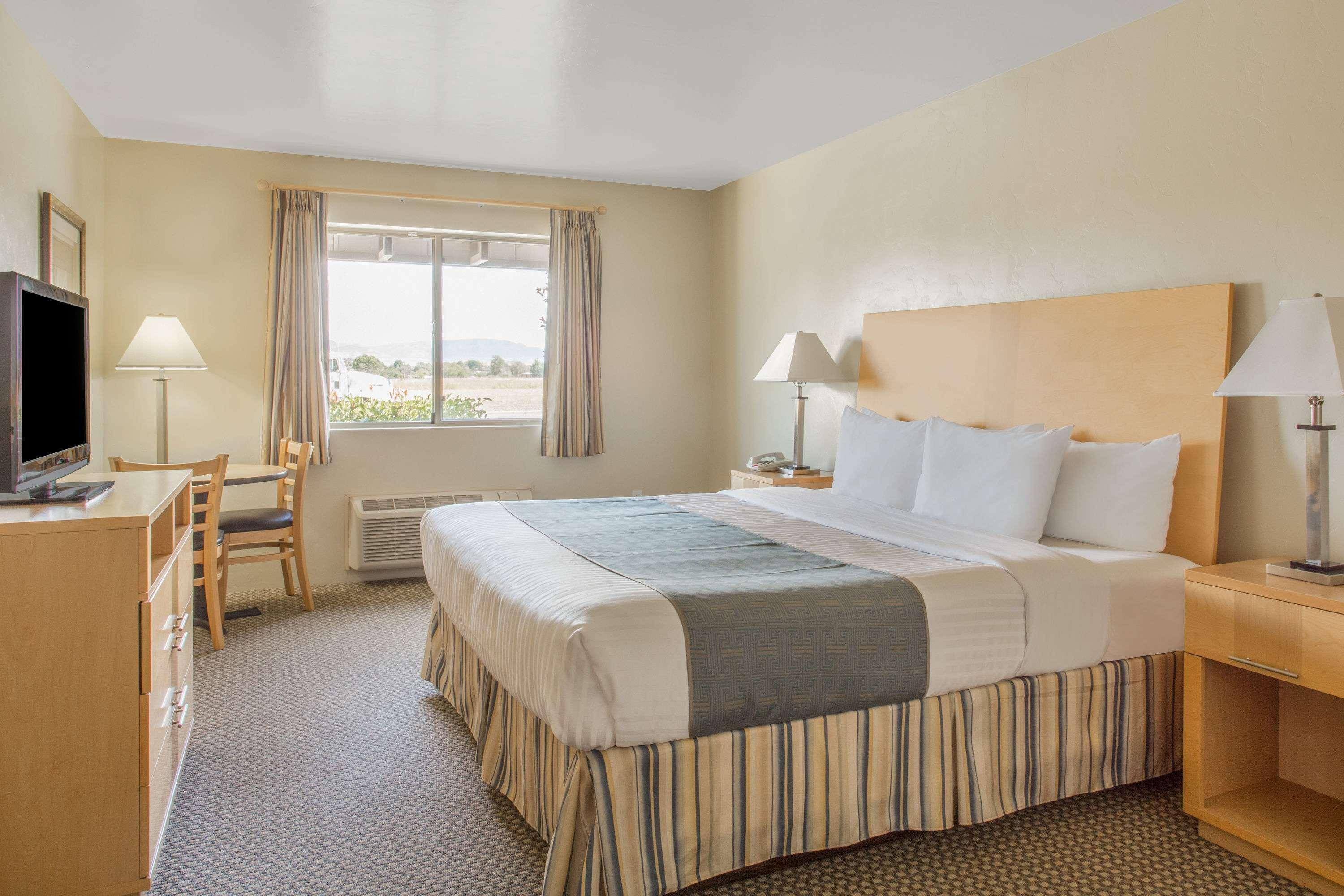 Days Inn By Wyndham Chino Valley מראה חיצוני תמונה