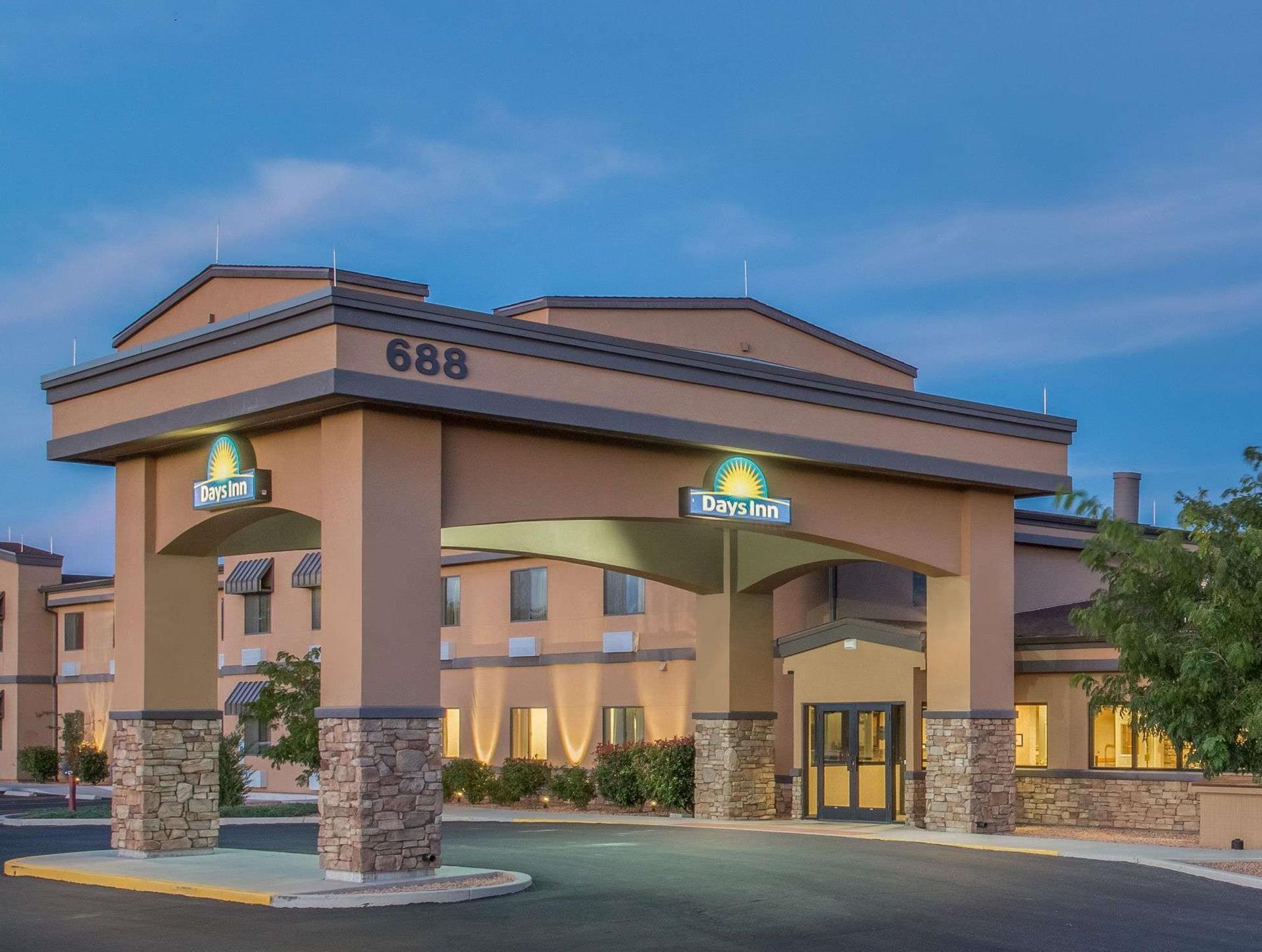 Days Inn By Wyndham Chino Valley מראה חיצוני תמונה