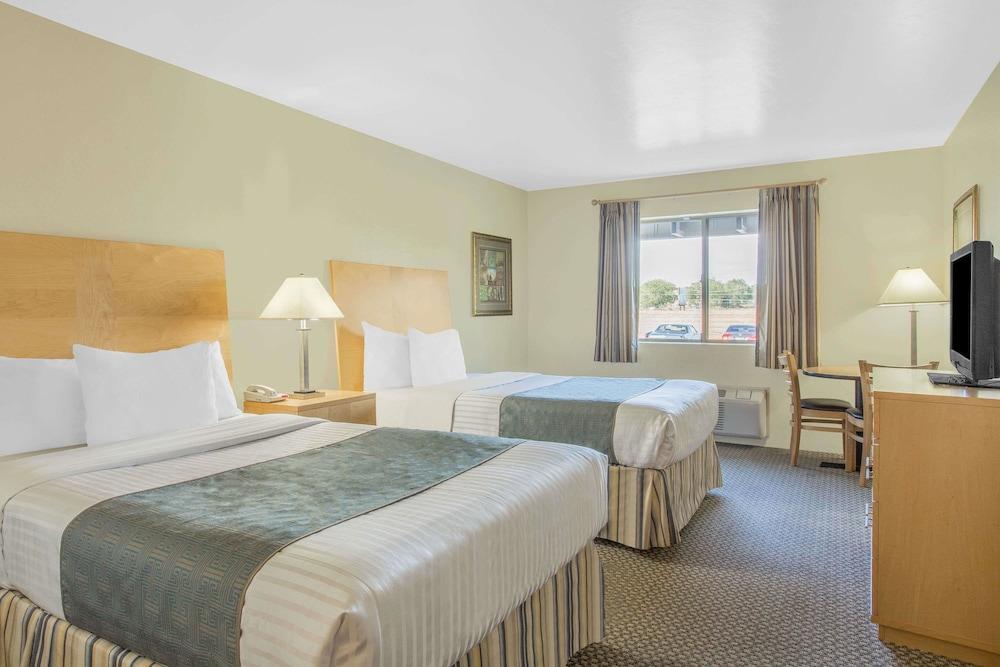 Days Inn By Wyndham Chino Valley מראה חיצוני תמונה