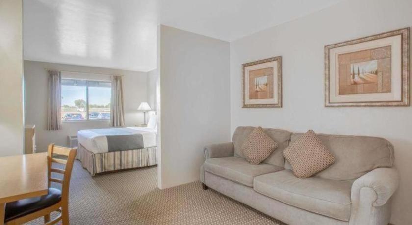 Days Inn By Wyndham Chino Valley מראה חיצוני תמונה