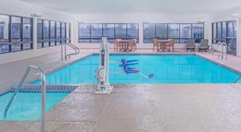 Days Inn By Wyndham Chino Valley מראה חיצוני תמונה
